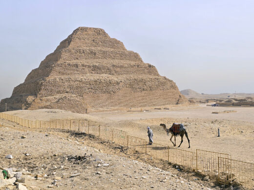 Djoser-Stufenpyramide in Sakkara in Kairo