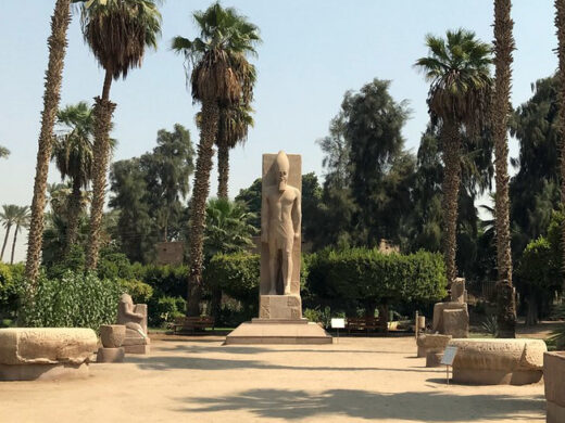 Ramses II.-Kolossalstatue im Memphis-Museumin Mit Rahina in in Kairo