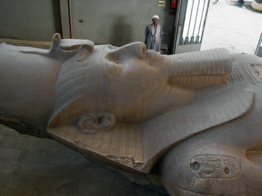 Ramses II.-Kolossalstatue im Memphis-Museum in Mit Rahina in Kairo